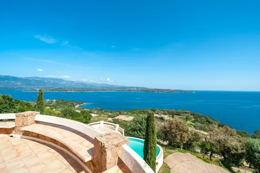 Pièces de vie de la villa La Veglia, location à Porto-Vecchio — photo 17